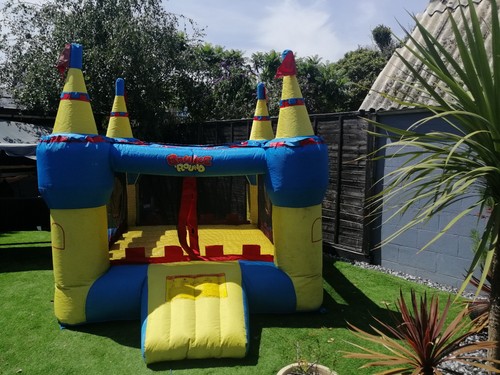 Bouncy castle bounce - bounce, around